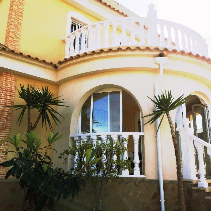Vickys Villa Puerto Marino Exterior photo