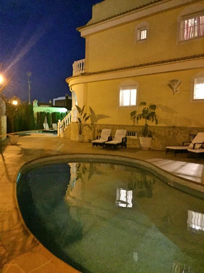 Vickys Villa Puerto Marino Exterior photo